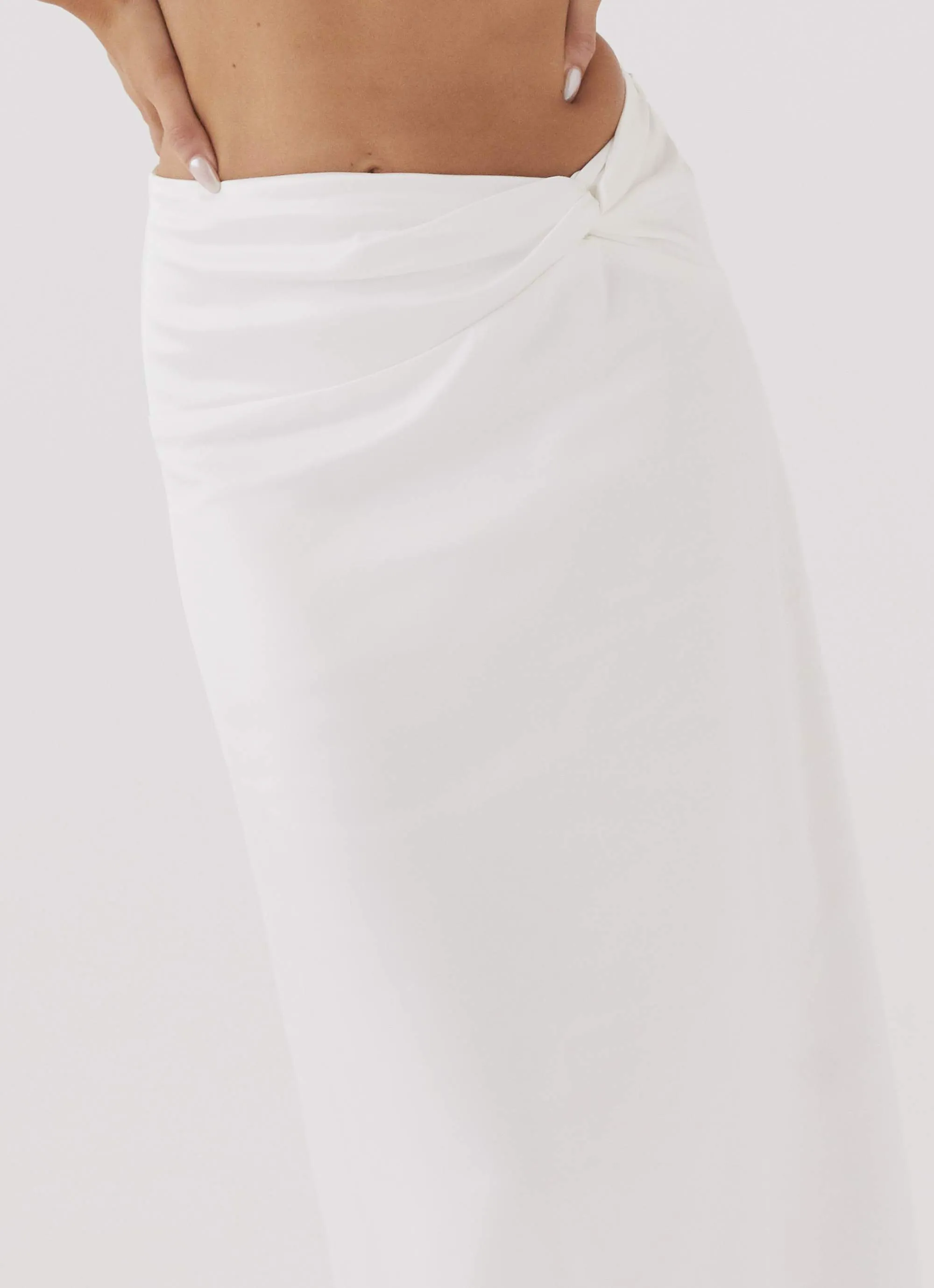 Crescent Light Twist Maxi Skirt - Ivory