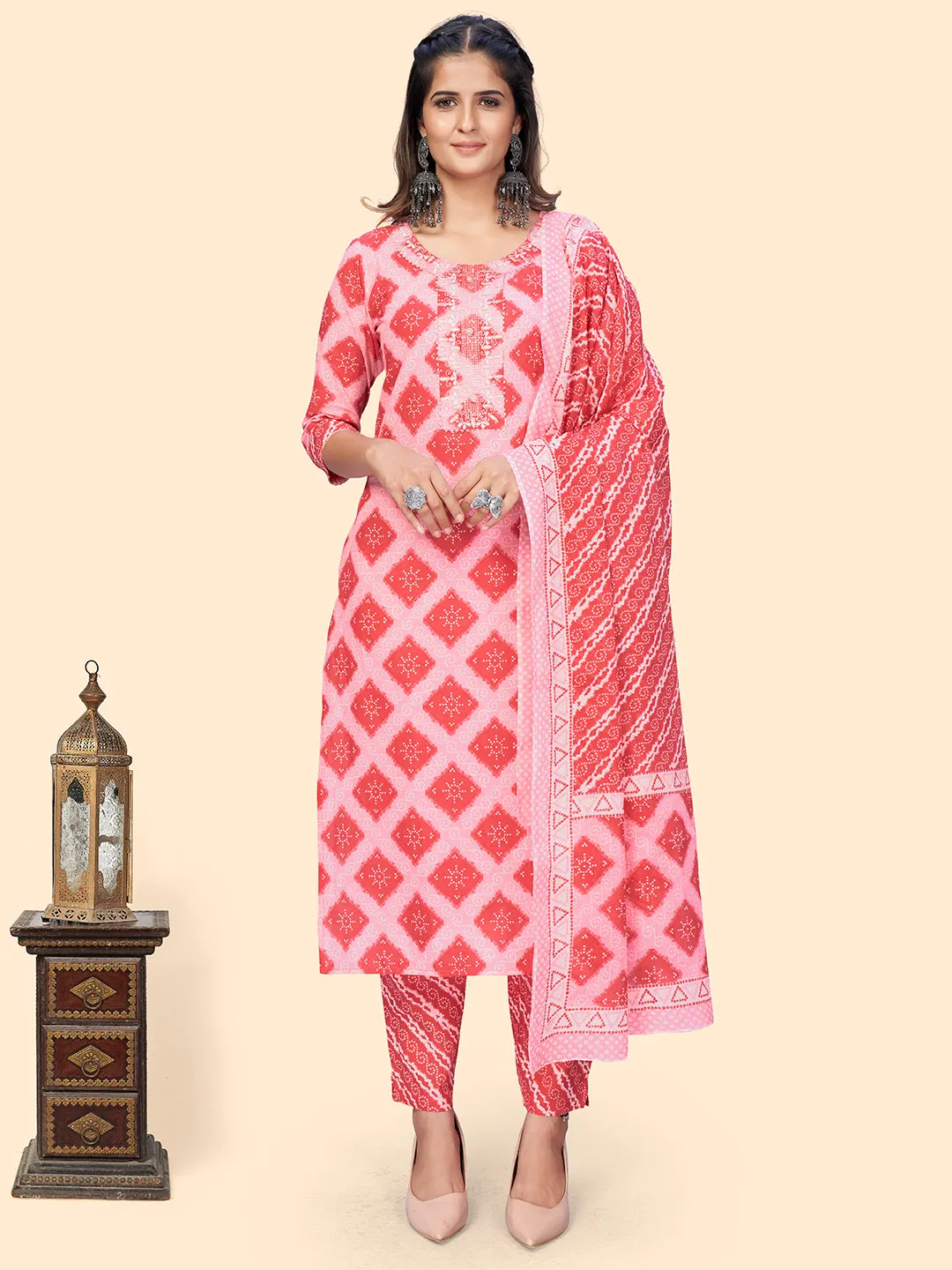 Women'S Bandhani Print & Embroiderd Straight Cotton Pink Stitched Kurta Pant With Dupatta