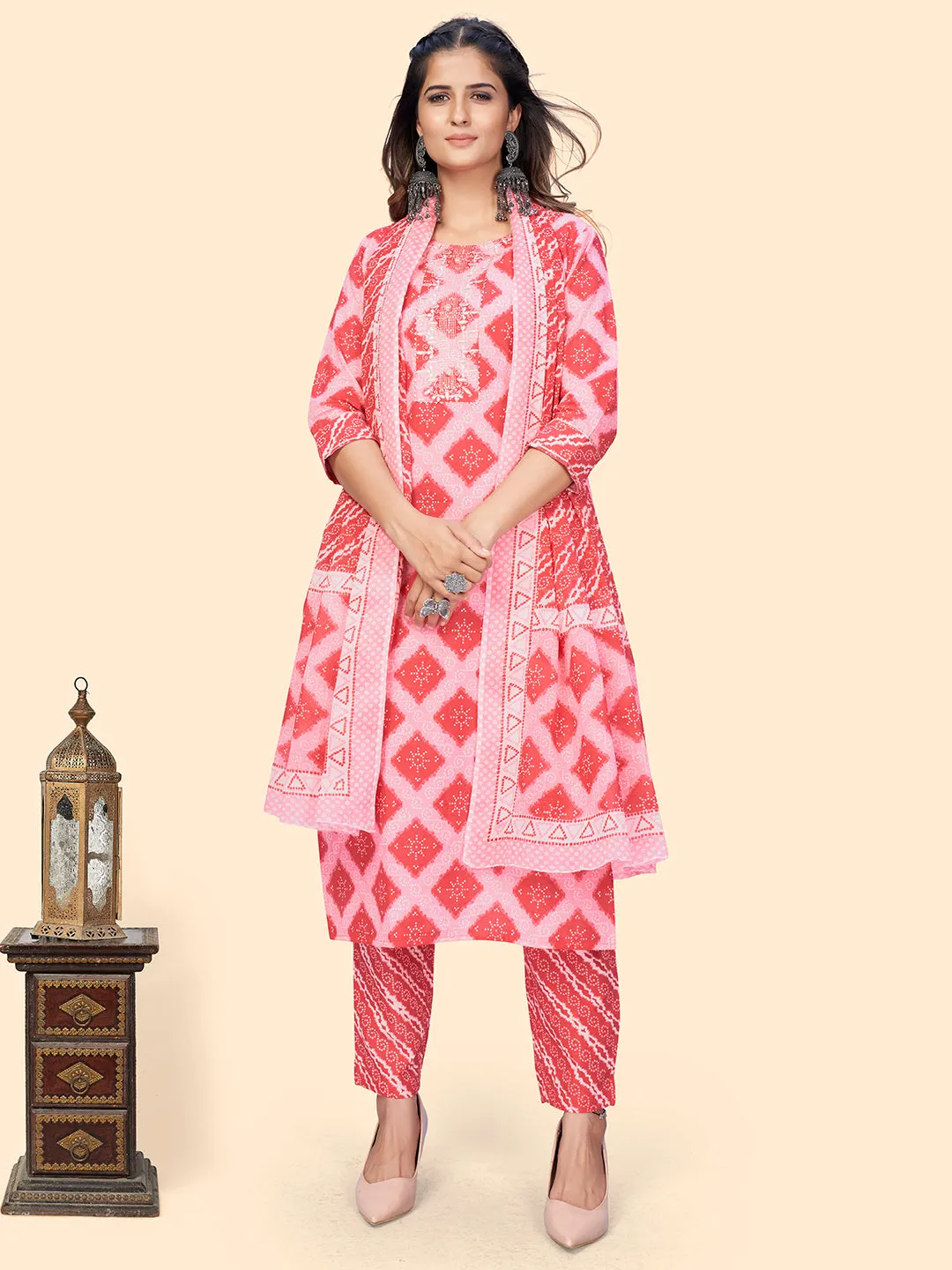 Women'S Bandhani Print & Embroiderd Straight Cotton Pink Stitched Kurta Pant With Dupatta