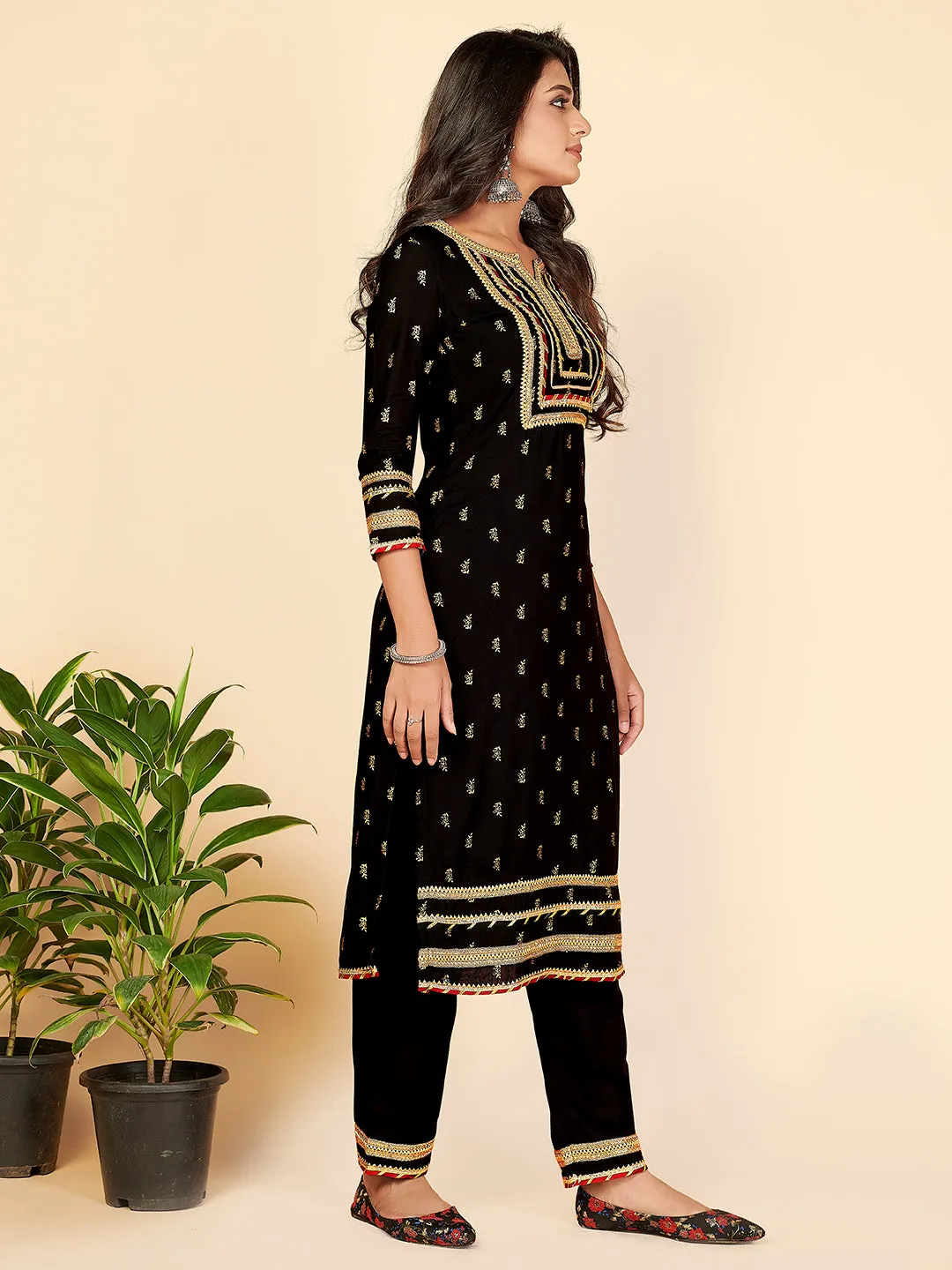 Women'S Foil Print & Lace Work Straight Rayon Black Stitched Kurta Pant With Dupatta