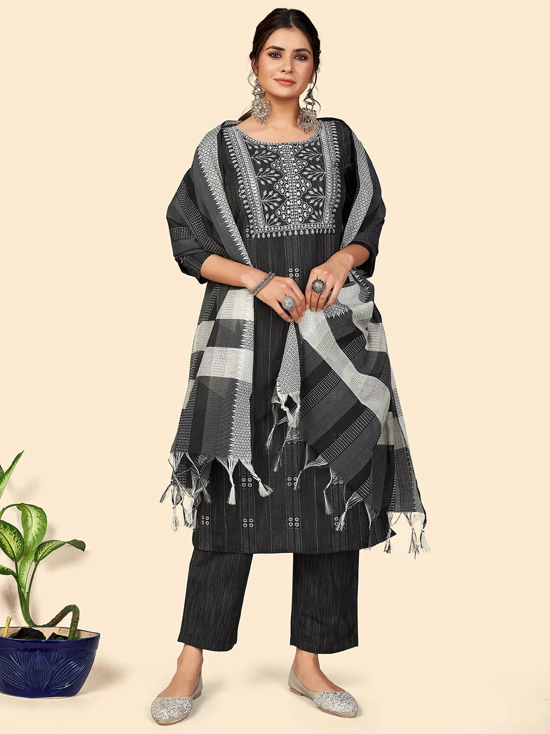 Women'S Print & Embroidered Straight Cotton Black Stitched Kurta Pant With Dupatta