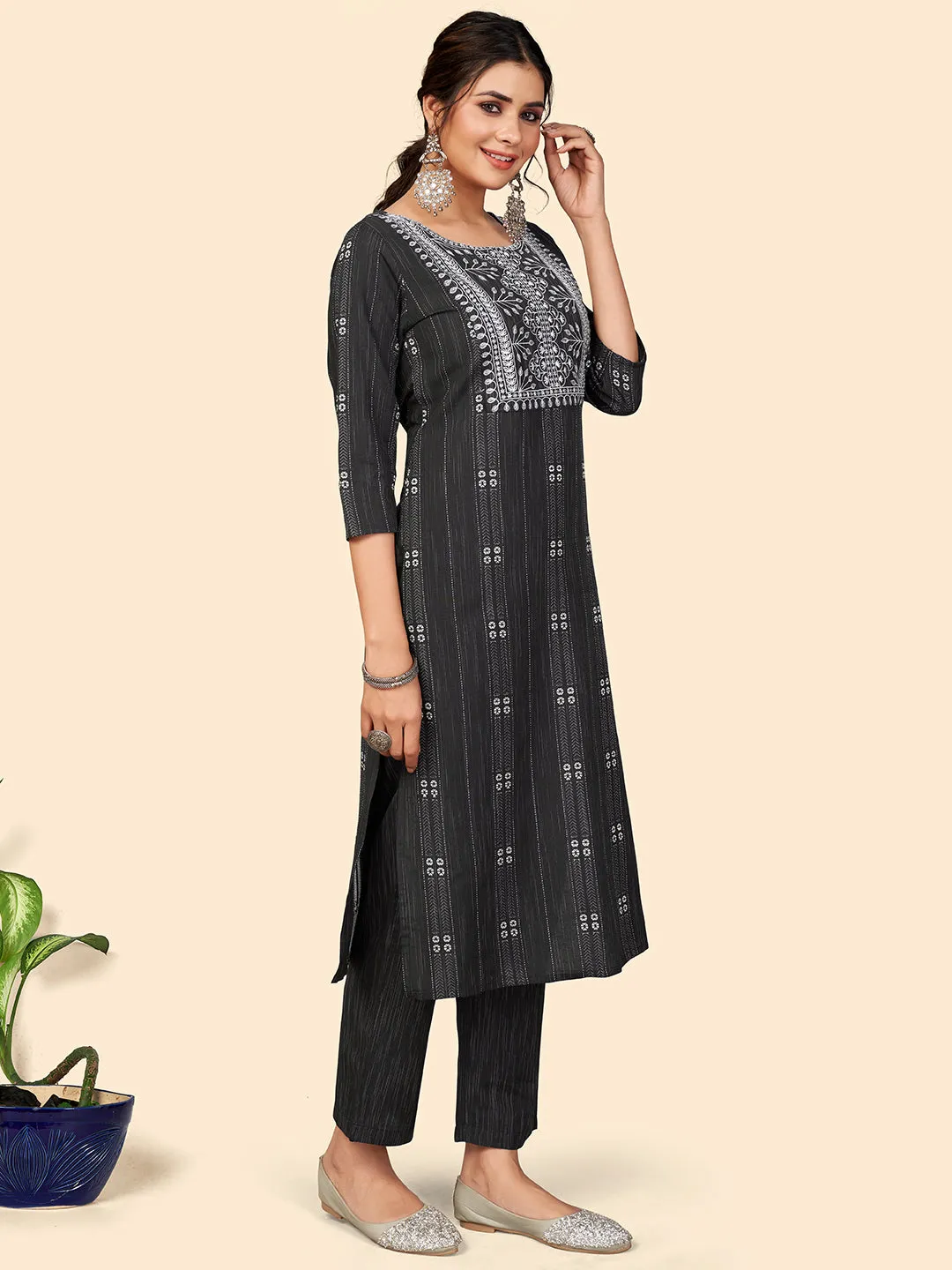 Women'S Print & Embroidered Straight Cotton Black Stitched Kurta Pant With Dupatta