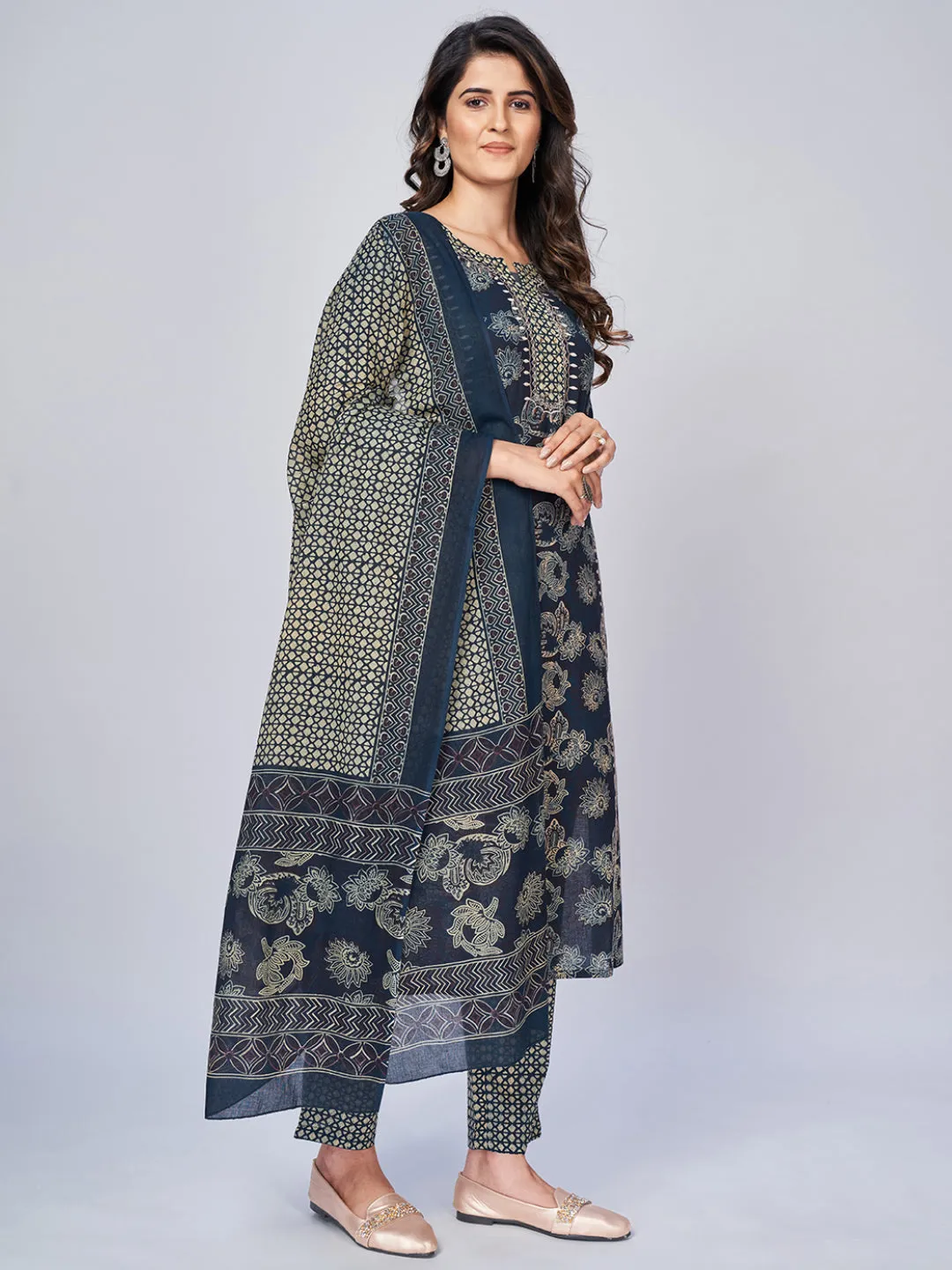 Women'S Printed & Embroidered Straight Cotton Blue Kurta Pant With Dupatta