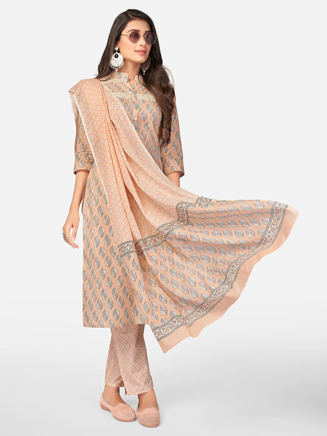 Women'S Printed & Lace Work Straight Cotton Light Peach Kurta Pant With Dupatta