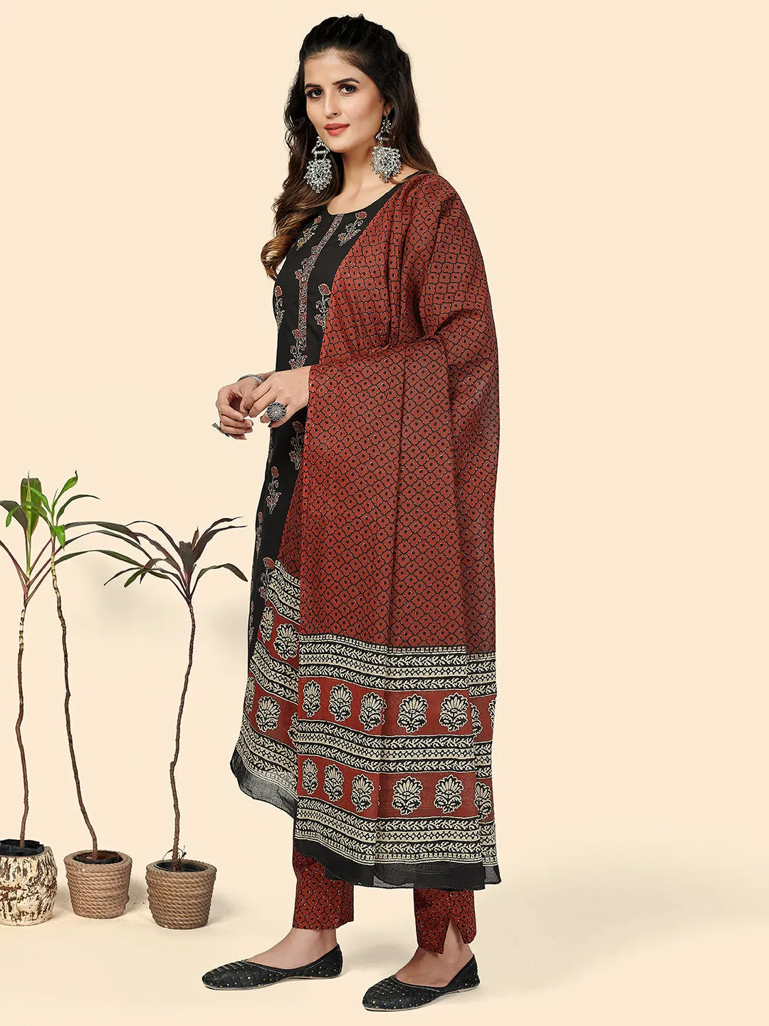 Women'S Printed & Sequience Work Straight Cotton Black Stitched Kurta Pant With Dupatta