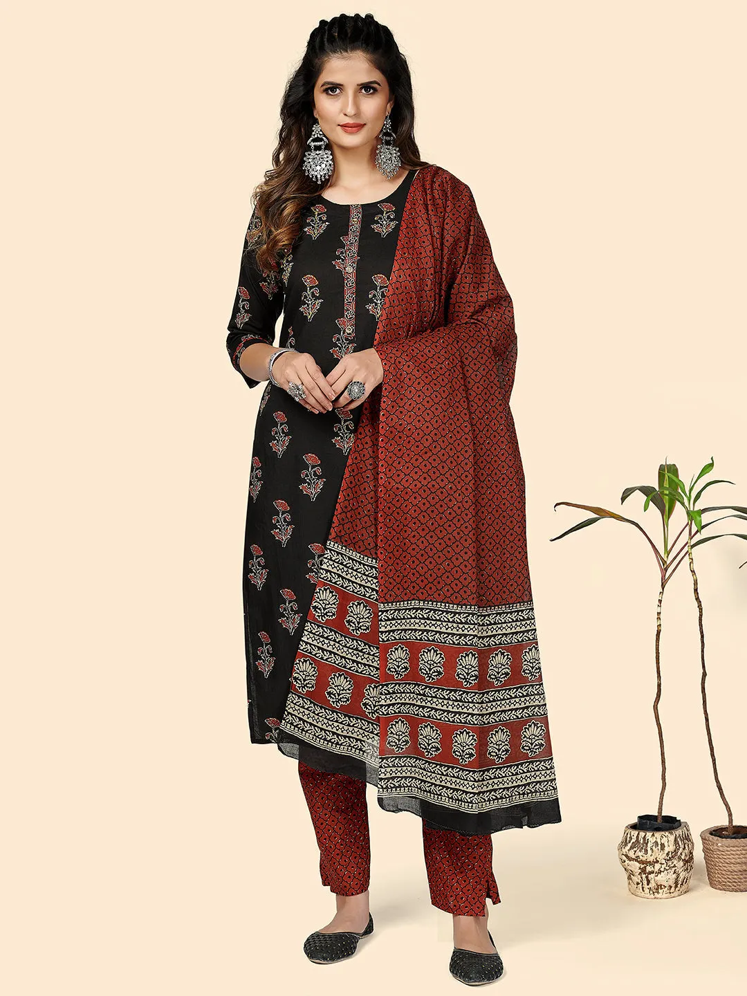 Women'S Printed & Sequience Work Straight Cotton Black Stitched Kurta Pant With Dupatta