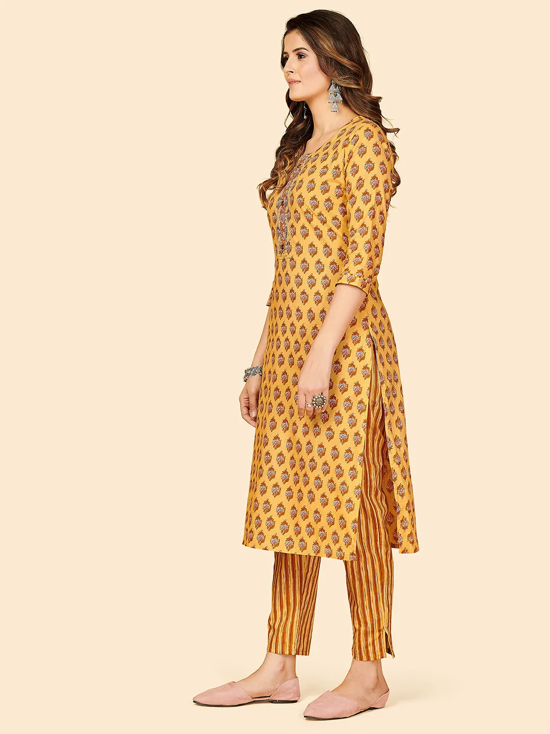 Women'S Printed & Sequience Work Straight Cotton Yellow Stitched Kurta With Pant