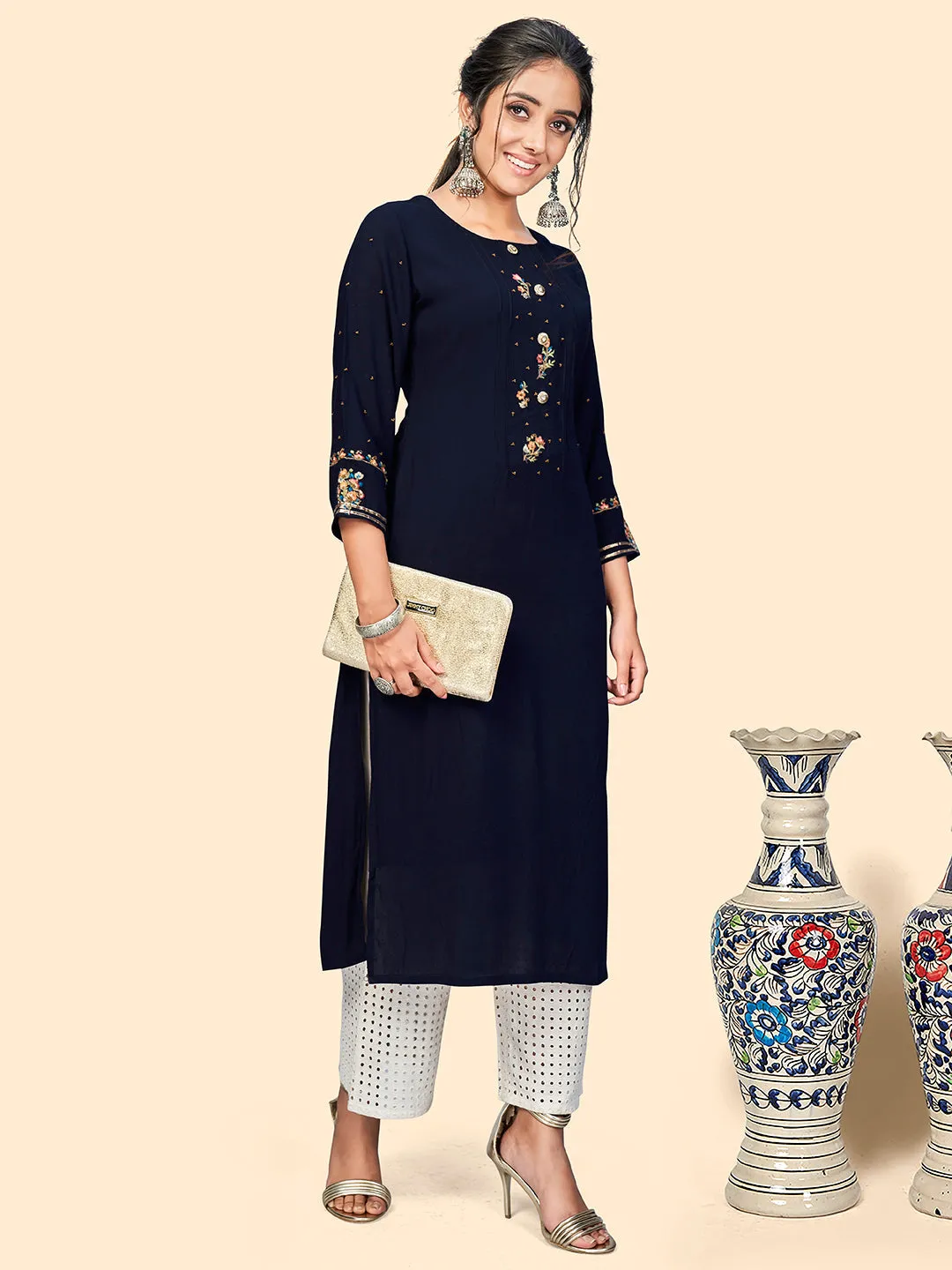 Women'S Viscose Embroidered Straight Stitched Kurta