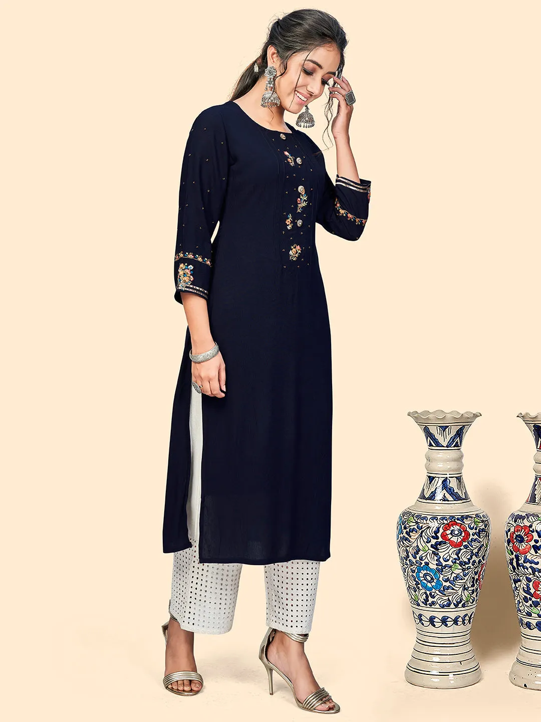 Women'S Viscose Embroidered Straight Stitched Kurta